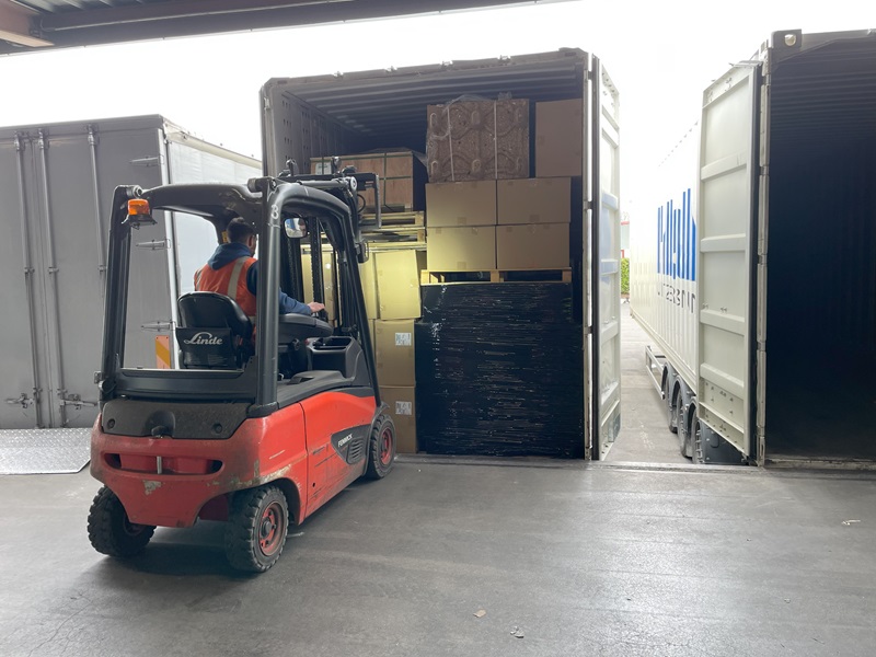 Commissionnaire de transport de pièce électronique et industrielle 