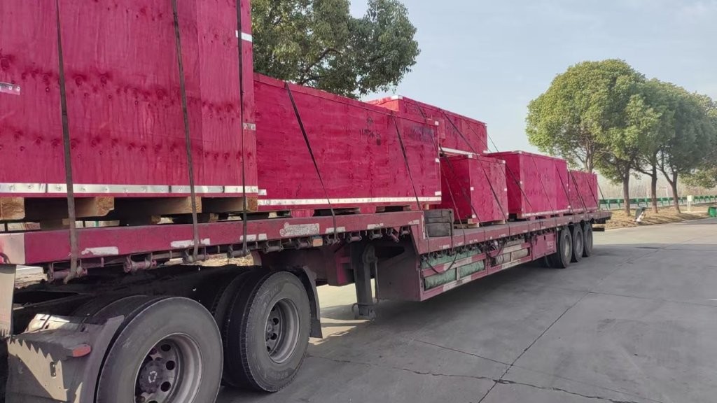 Across China with more than 300 tons of cargo